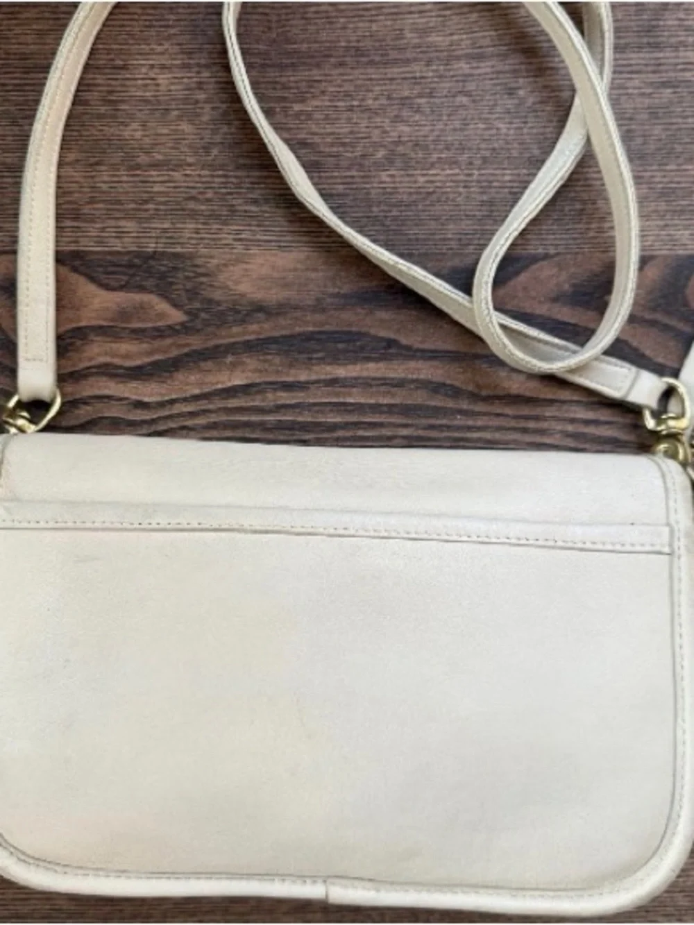 Vintage Coach pocket purse 9755 Bone 1995 USA Bag with Turn-Lock Closure